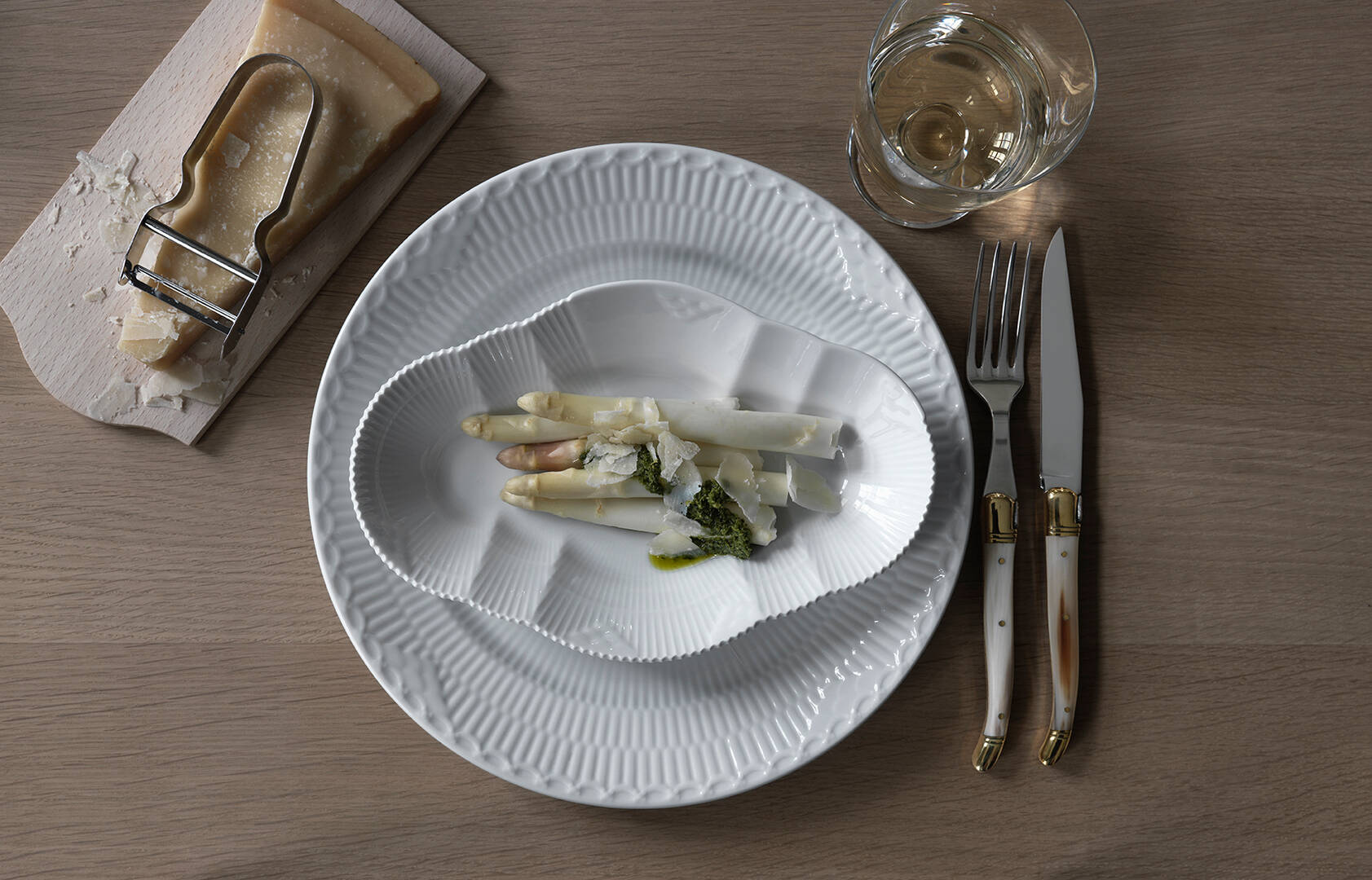 Hvid Elements fad - 23 cm.